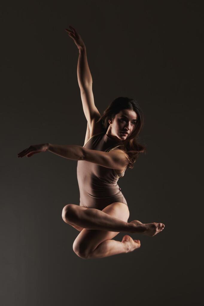 Sayoa Belarra bailando. Escuela de danza Belarts, Estella-Lizarra, Navarra